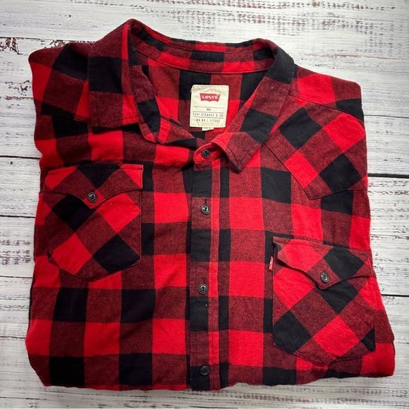 Levi's Button Down Men's Size XXL Pocket Flap Black & Red Flannel - Picture 1 of 6